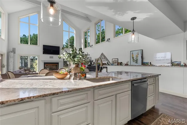 $799,000 | 8135 Hwy J, Perryville, MO 63775