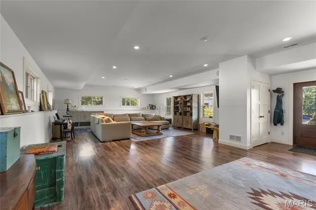 $799,000 | 8135 Hwy J, Perryville, MO 63775