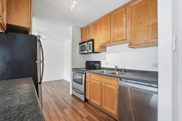 $120,000 | 4130 Rahn Road, Unit 206, Eagan, MN 55122