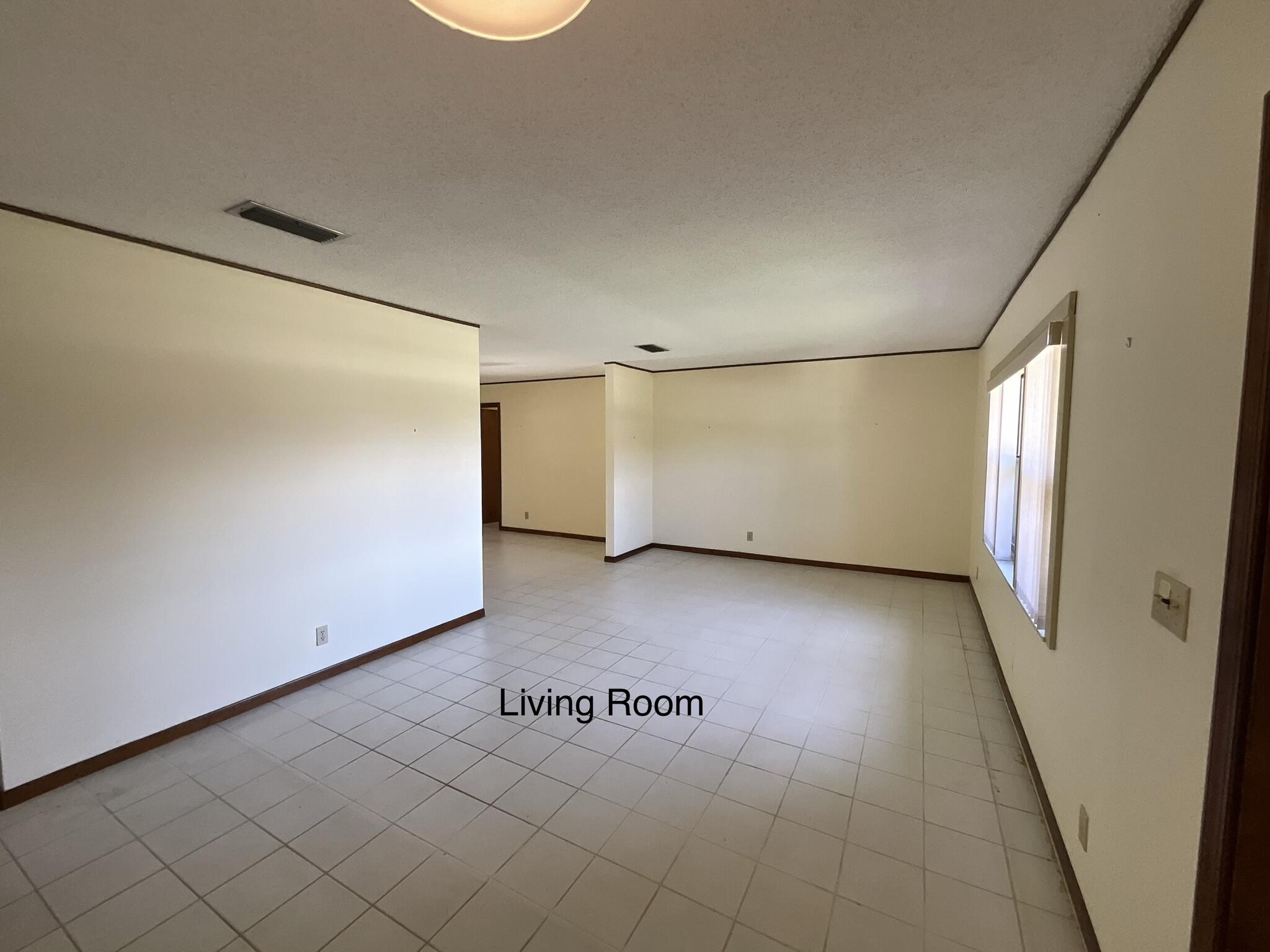 6114 Woodbury Road Boca Raton, FL 33433 - Photo 4 of 30 Living Room