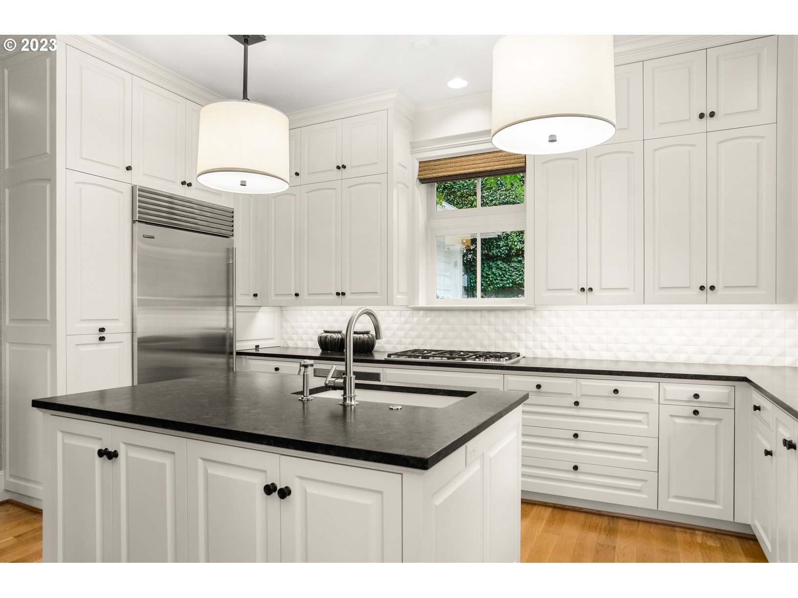1600 Southwest Spring Street Portland, OR 97201 - Photo 16 of 47 Kitchen