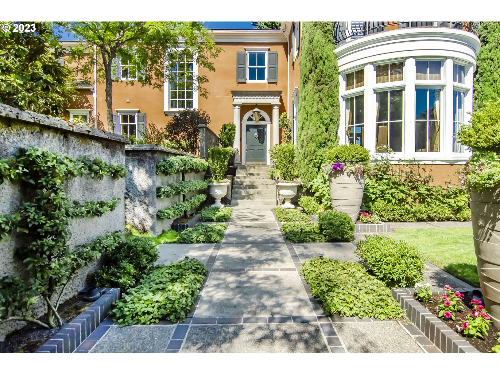 1600 Southwest Spring Street Portland, OR 97201 - Photo 2 of 47 Garden