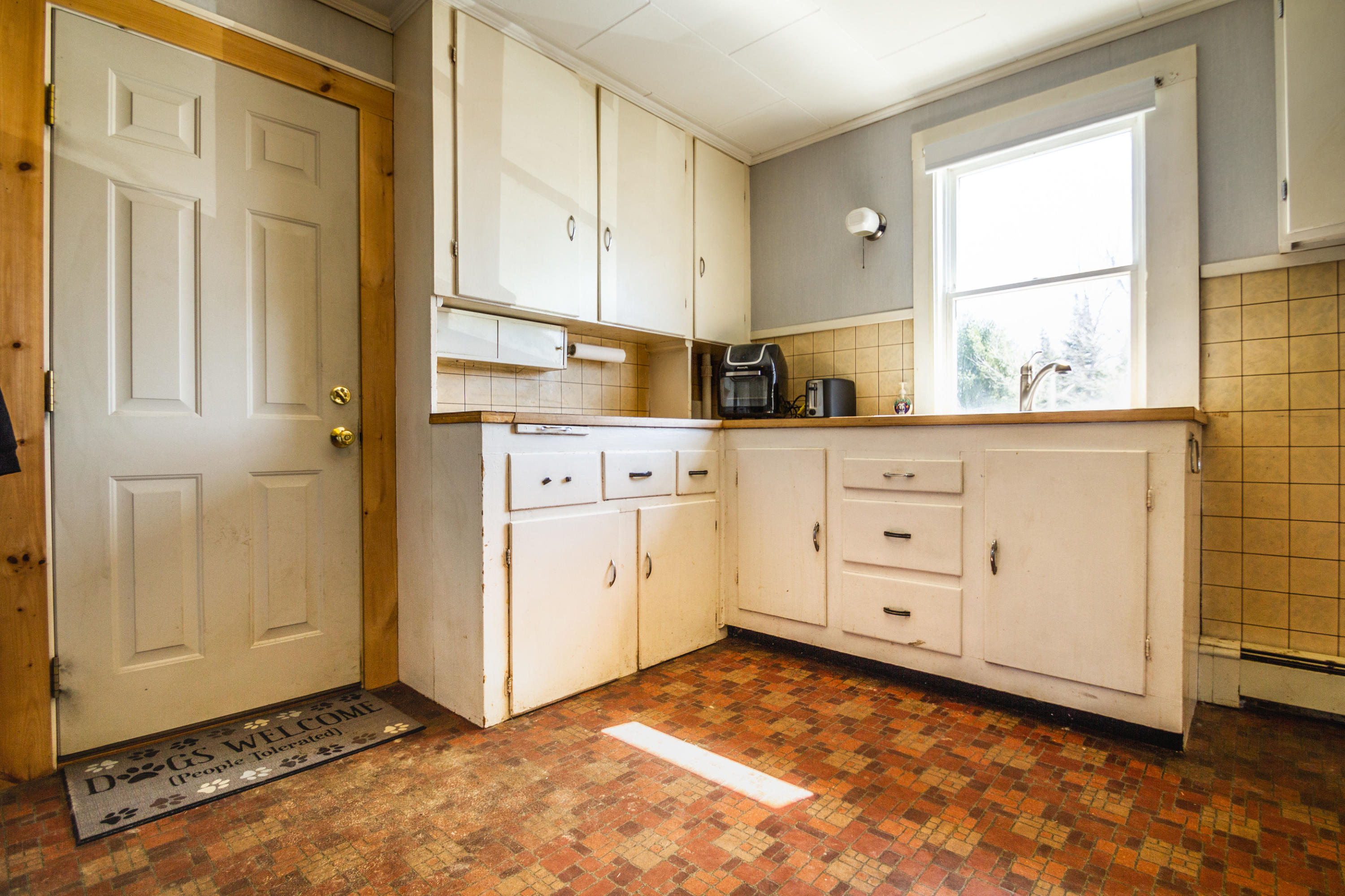 484 Wiscasset Road Pittston, ME 04345 - Photo 7 of 34 IMG_8496