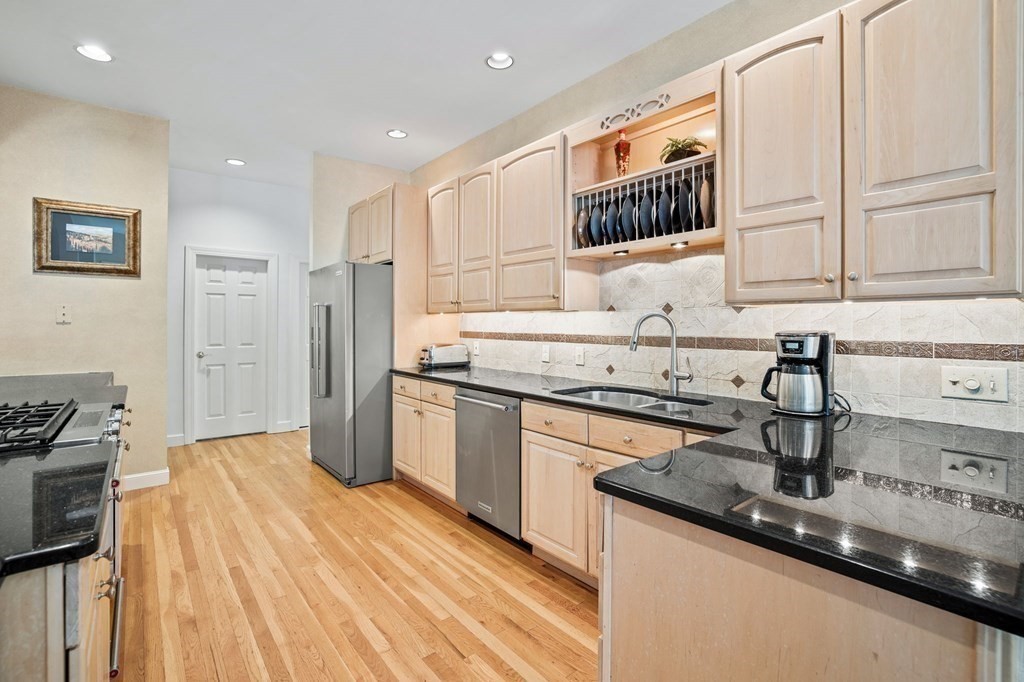 166 York Road Mansfield, MA 02048 - Photo 11 of 34 Gallery Image 11