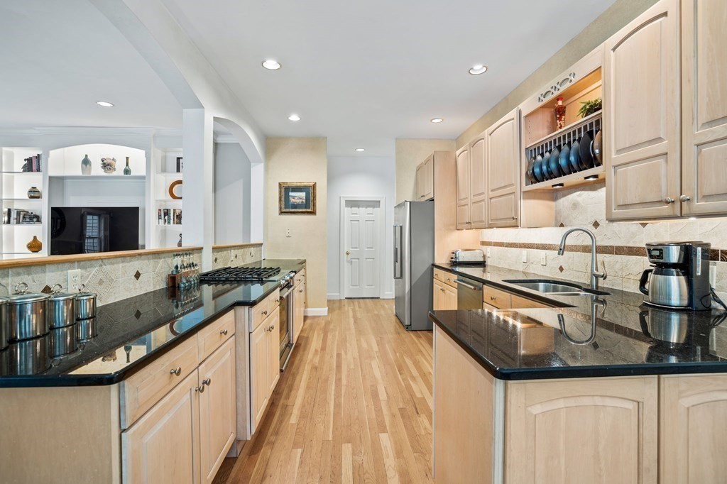 166 York Road Mansfield, MA 02048 - Photo 12 of 34 Gallery Image 12