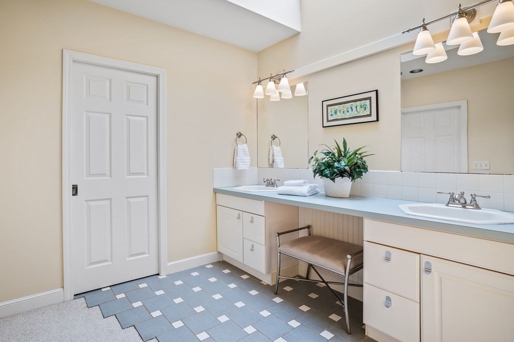 166 York Road Mansfield, MA 02048 - Photo 22 of 34 Gallery Image 22