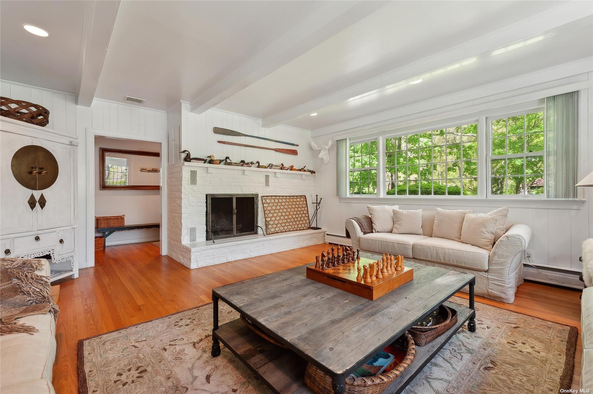 1800 Westphalia Road Mattituck, NY 11952 - Photo 13 of 33 Living Room