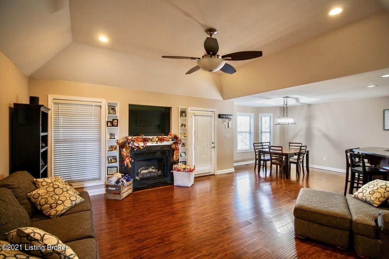 468 Spring Farm Trail Shepherdsville, KY 40165 - Photo 2 of 35 2