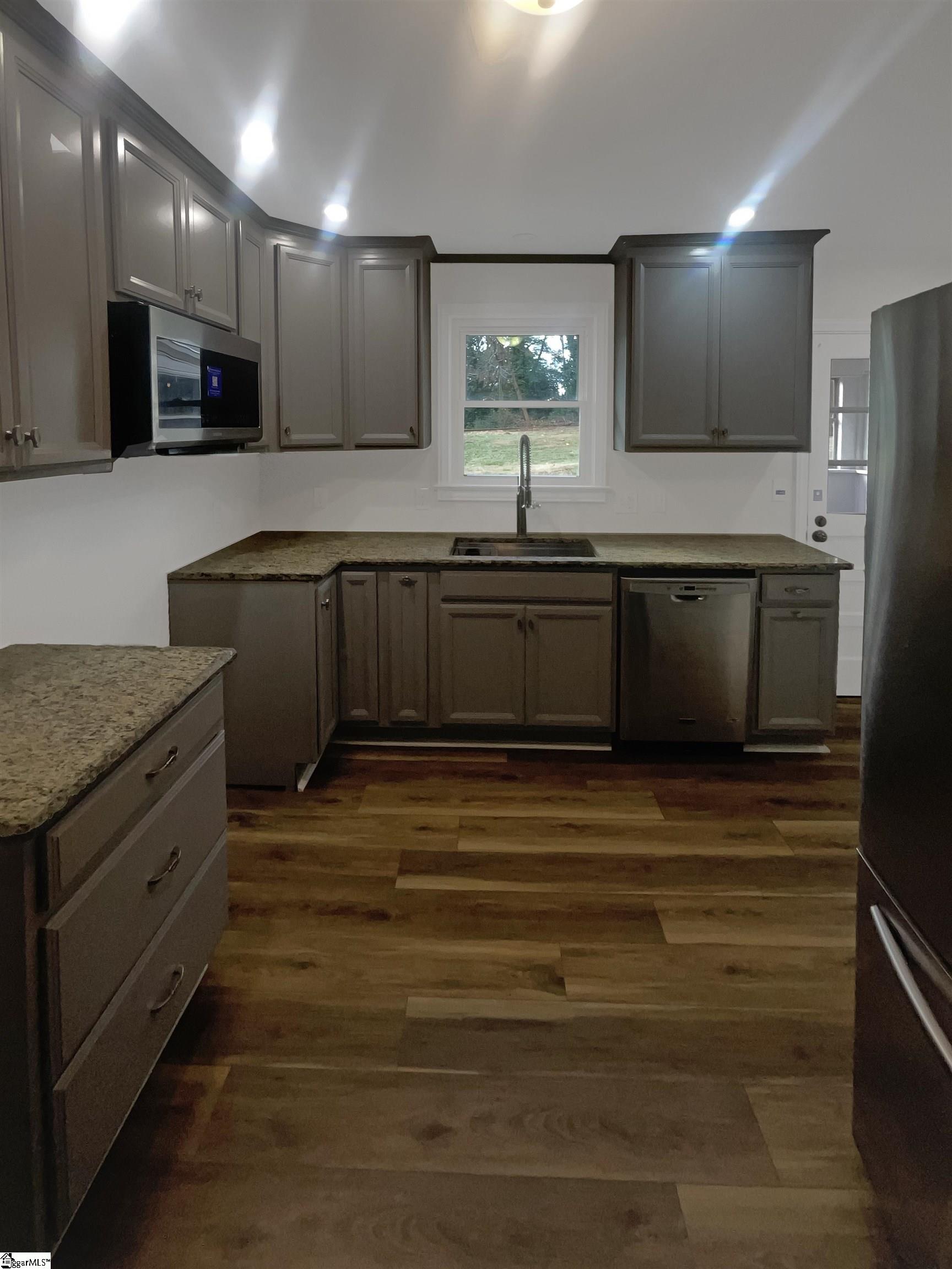 137 Batesview Drive Greenville, SC 29607 - Photo 6 of 21 Gallery Image 6