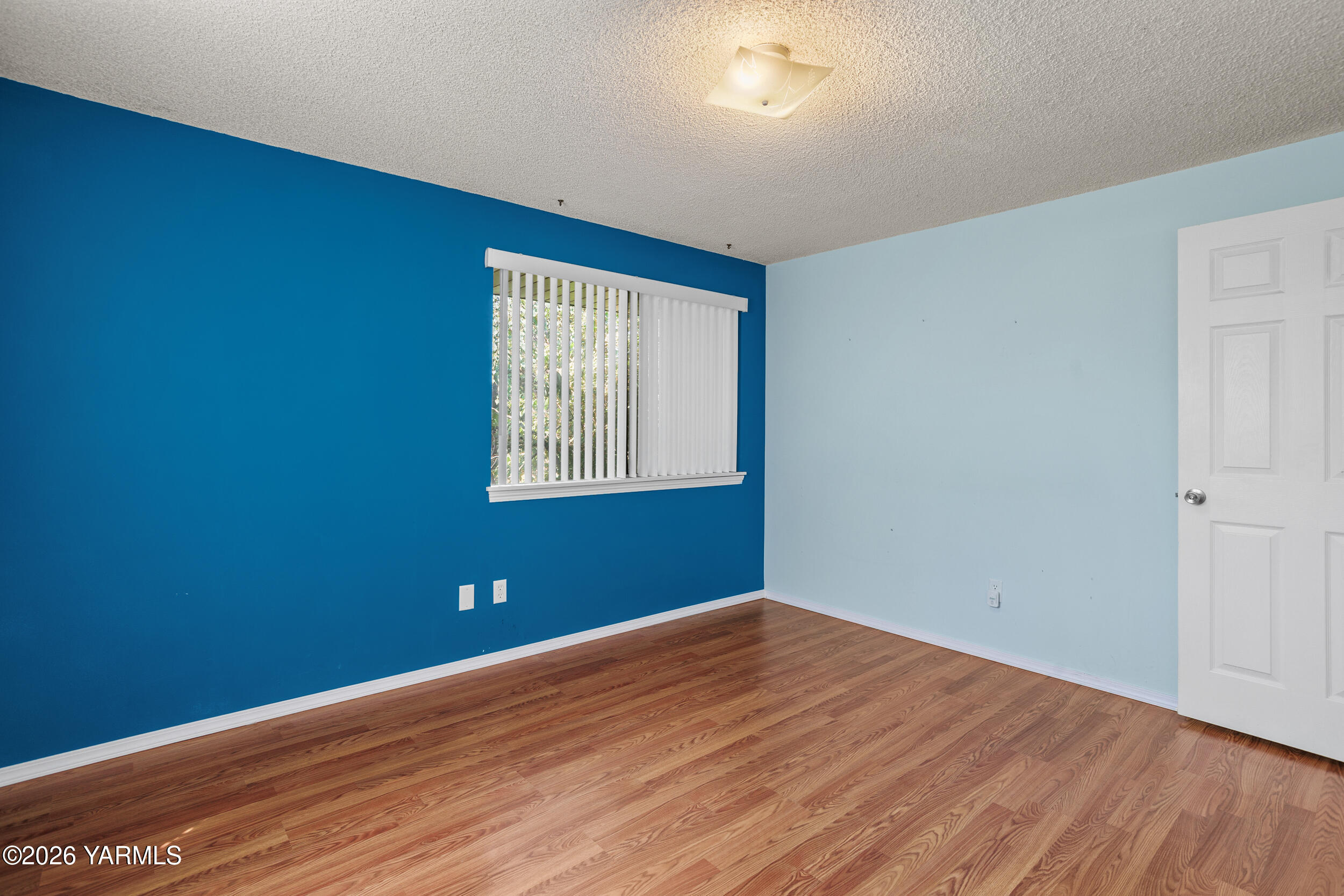 191 Stohler Road Selah, WA 98942 - Photo 23 of 38 Primary Bedroom