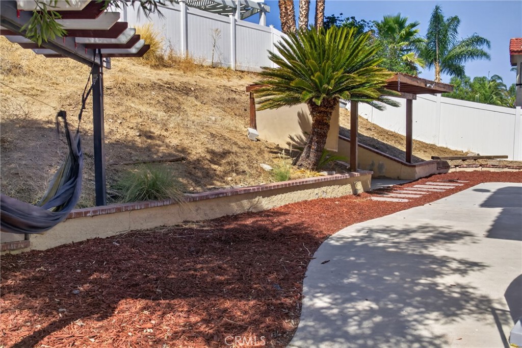 1503 Cresta Road Corona, CA 92879 - Photo 19 of 22 Gallery Image 19