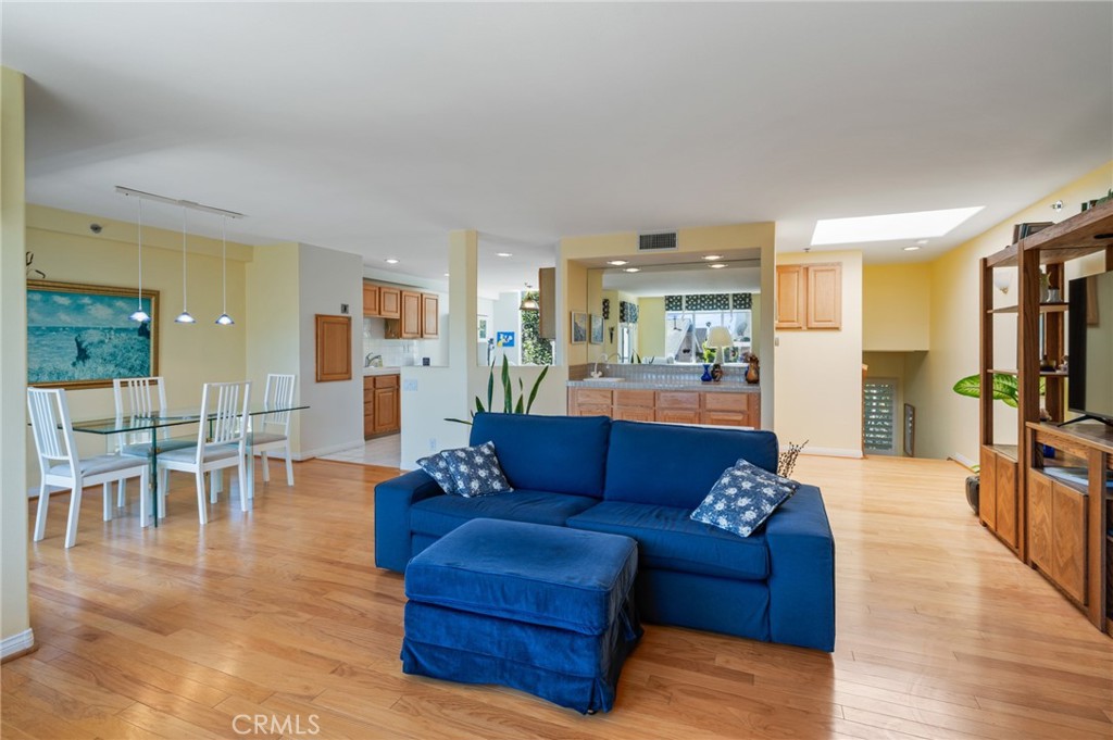 669 West 40th Street, Unit 2 San Pedro, CA 90731 - Photo 9 of 64