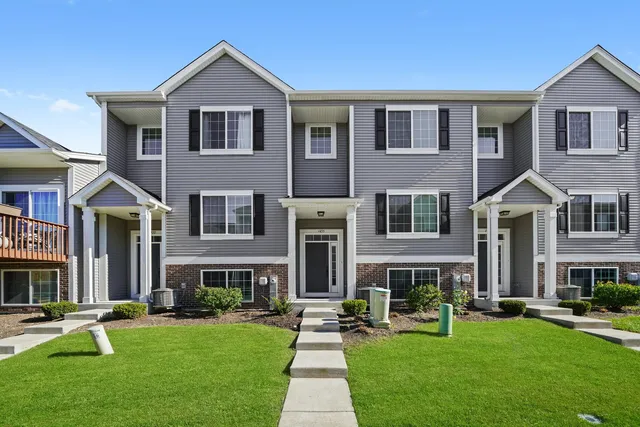 $324,900 | 1455 Manning Avenue, Montgomery, IL 60538