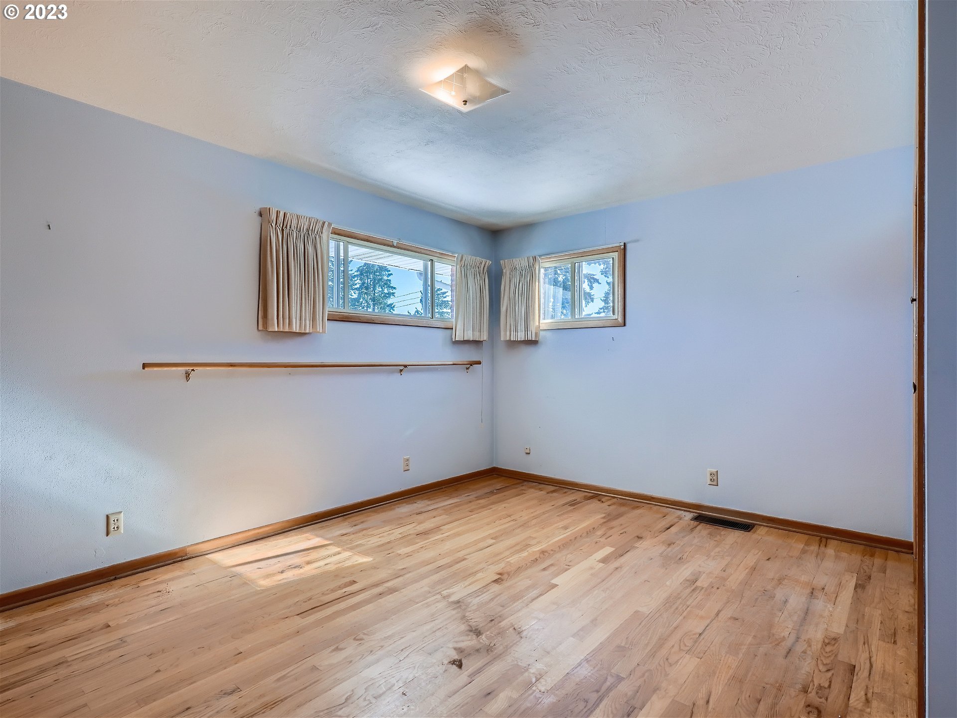 2112 Division Street Camas, WA 98607 - Photo 11 of 32 Gallery Image 11