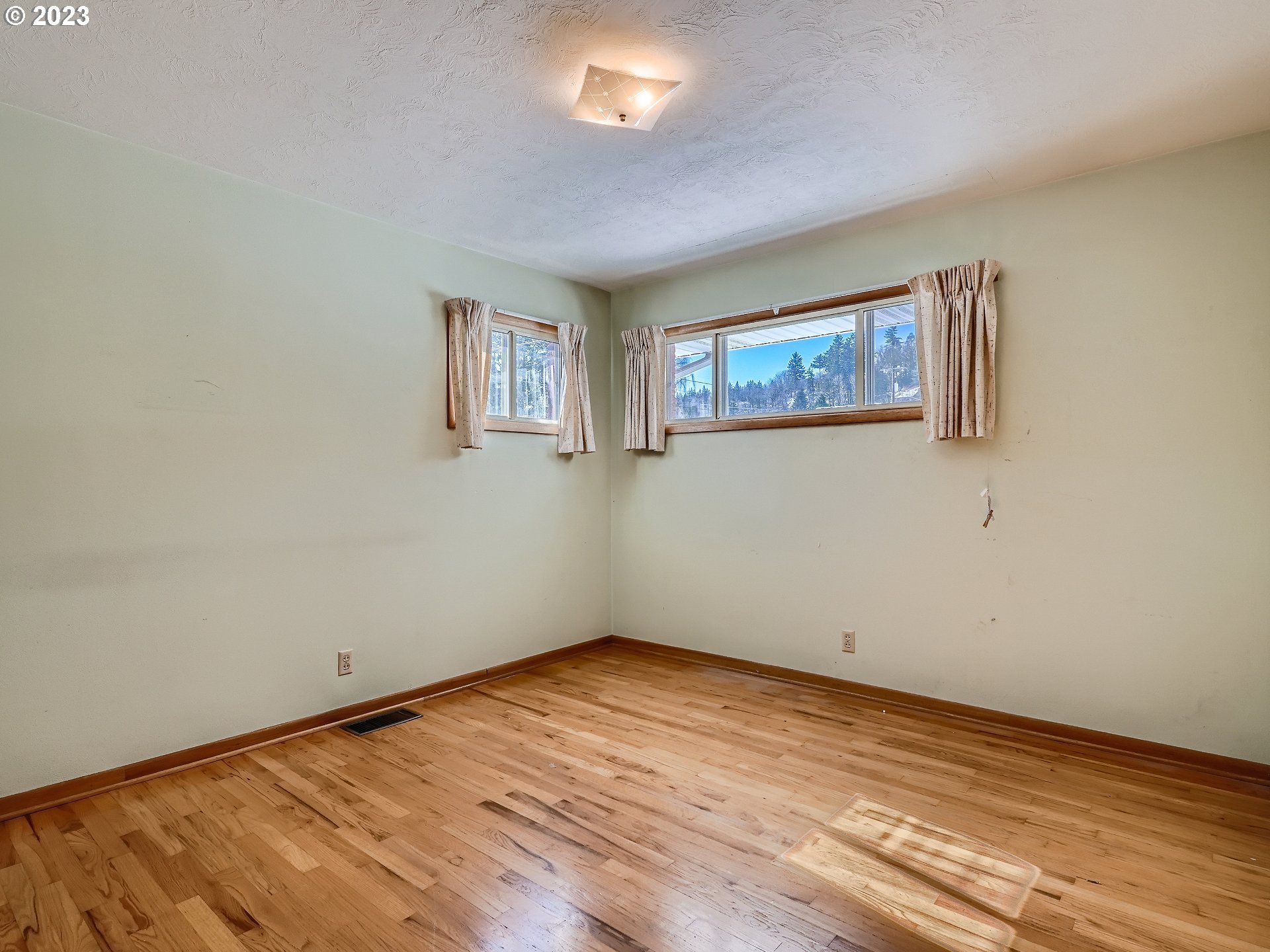 2112 Division Street Camas, WA 98607 - Photo 14 of 32 Gallery Image 14