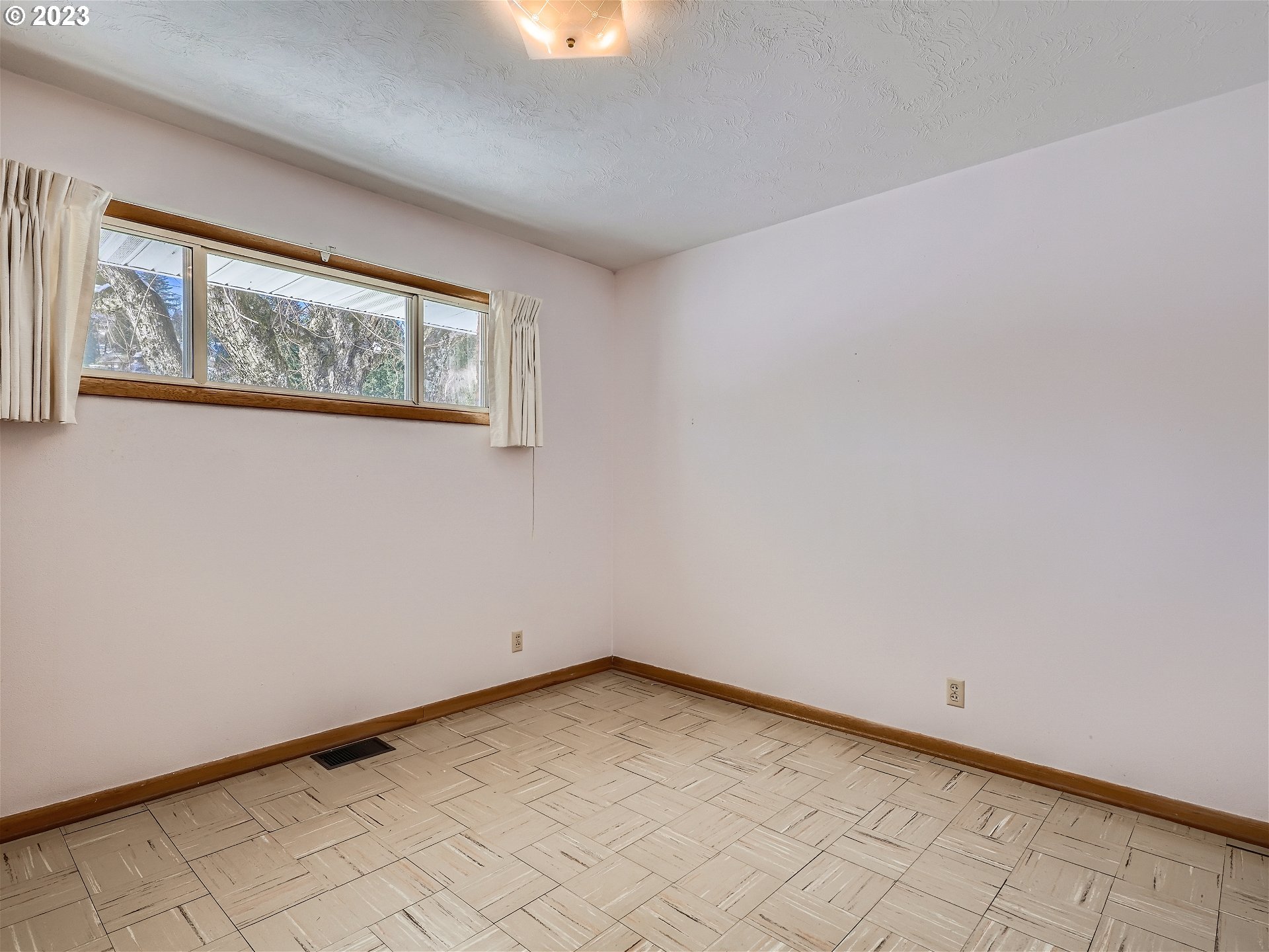 2112 Division Street Camas, WA 98607 - Photo 16 of 32 Gallery Image 16