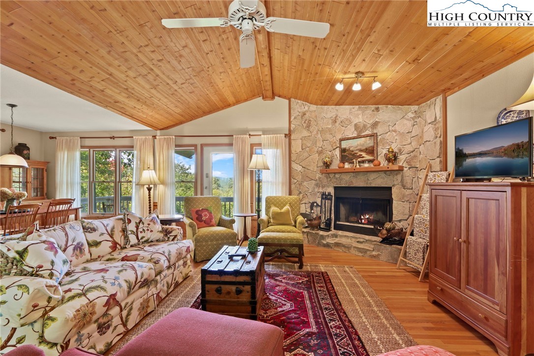 504 St Andrews Road Beech Mountain, NC 28604 - Photo 3 of 43