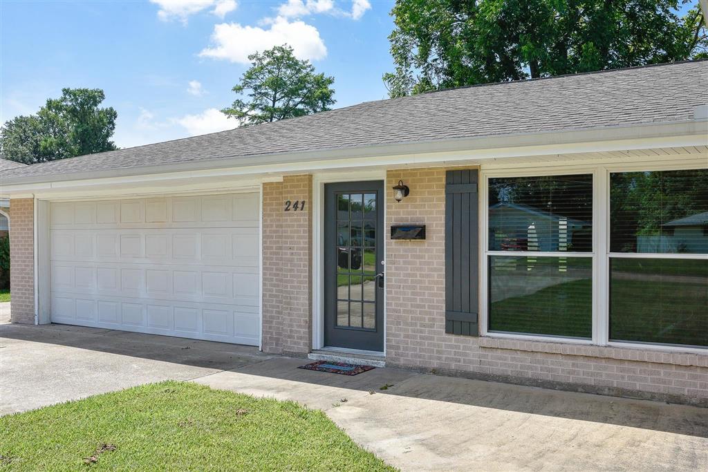 241 Spring Street Lake Charles, LA 70605 - Photo 3 of 24