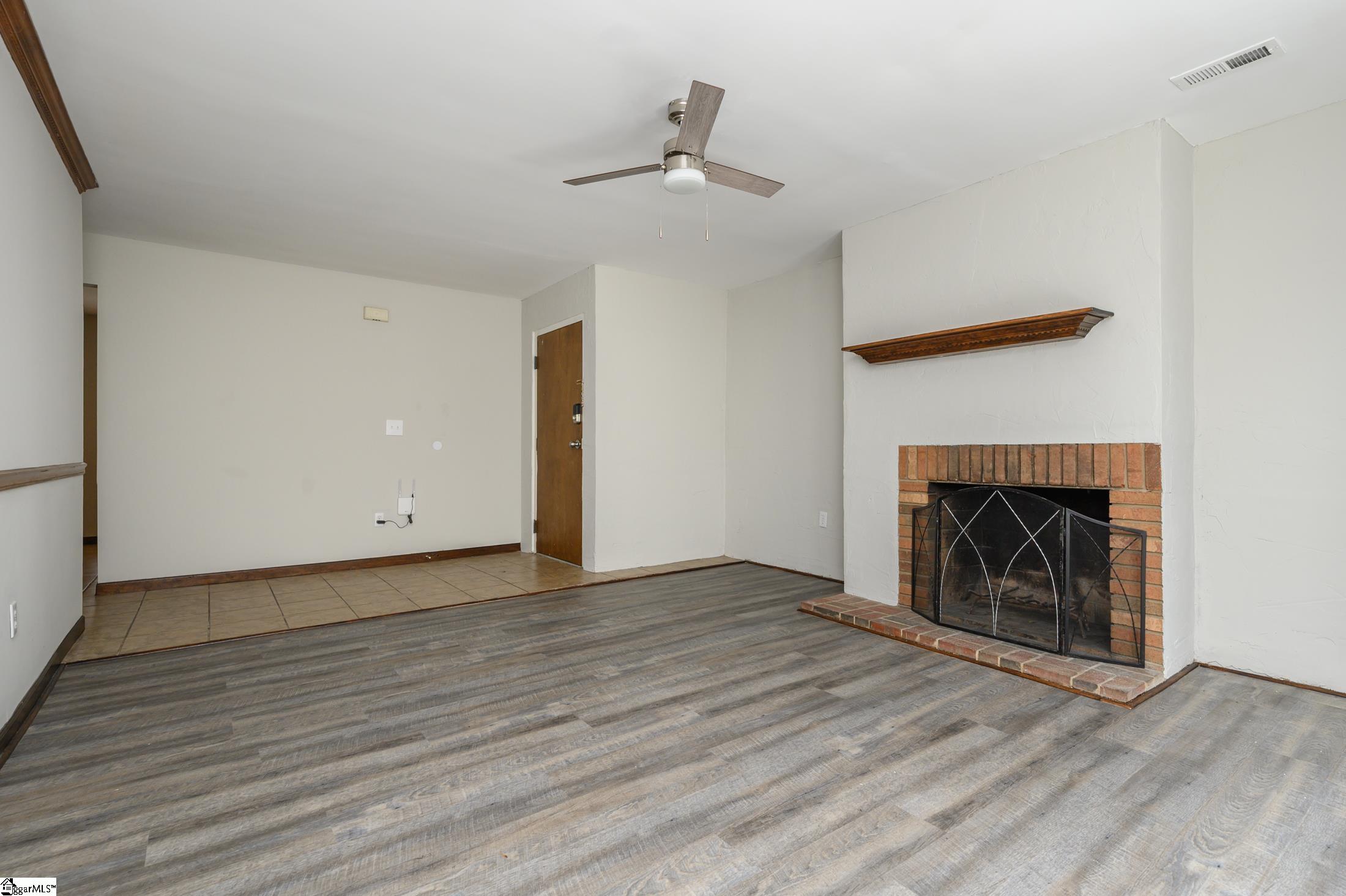 211 Brookside Drive Duncan, SC 29334 - Photo 4 of 21