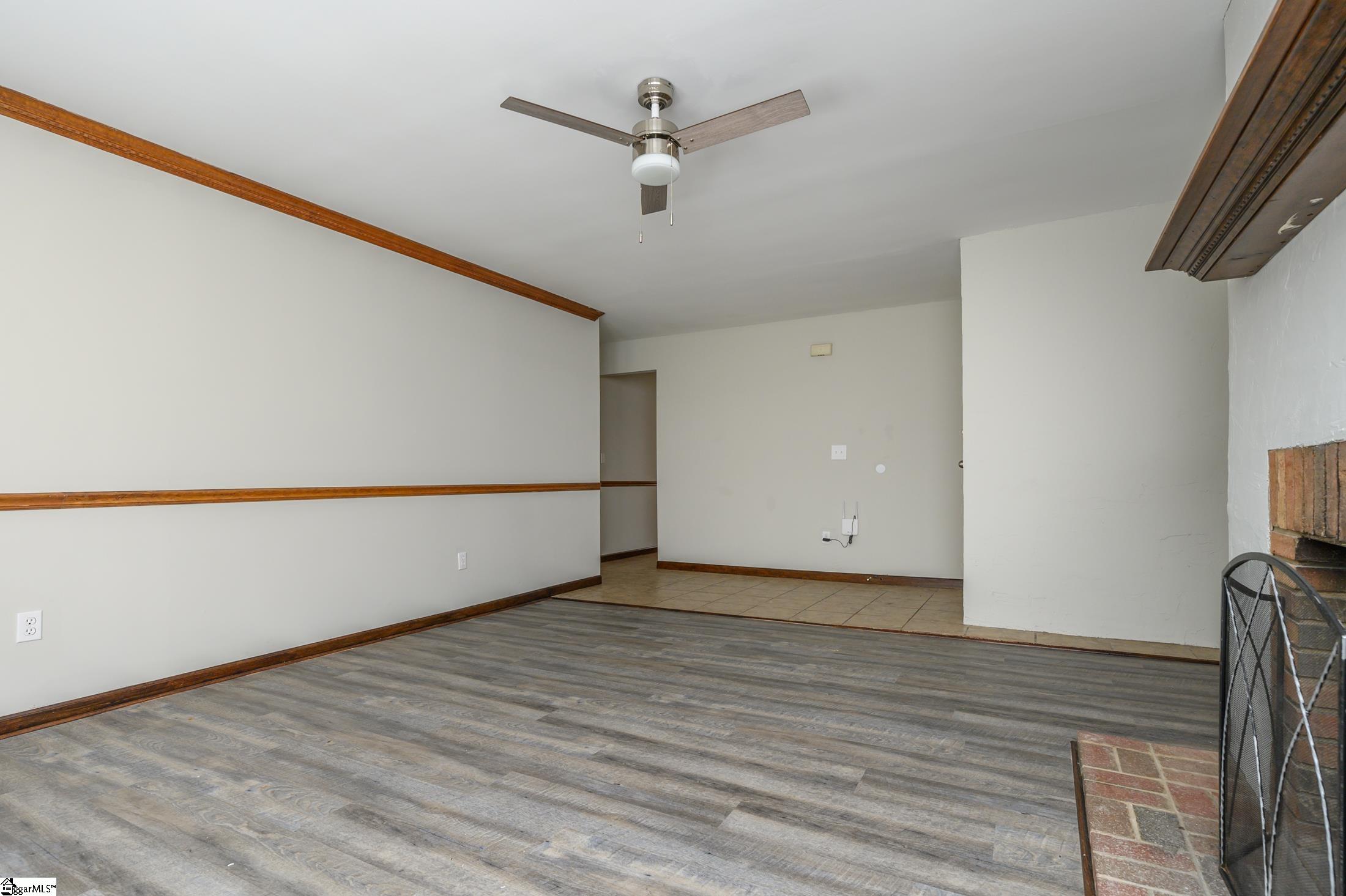 211 Brookside Drive Duncan, SC 29334 - Photo 5 of 21