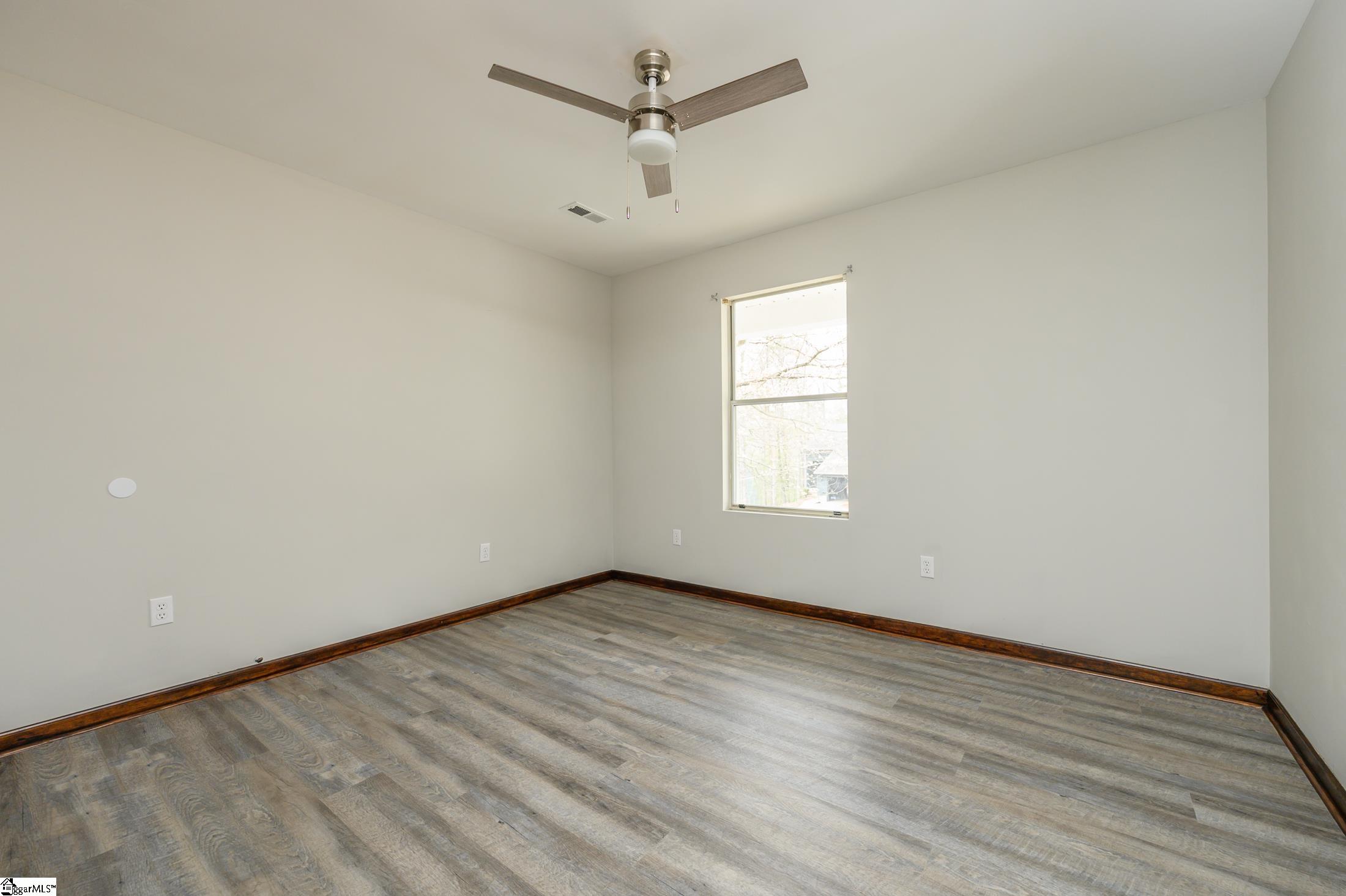 211 Brookside Drive Duncan, SC 29334 - Photo 7 of 21
