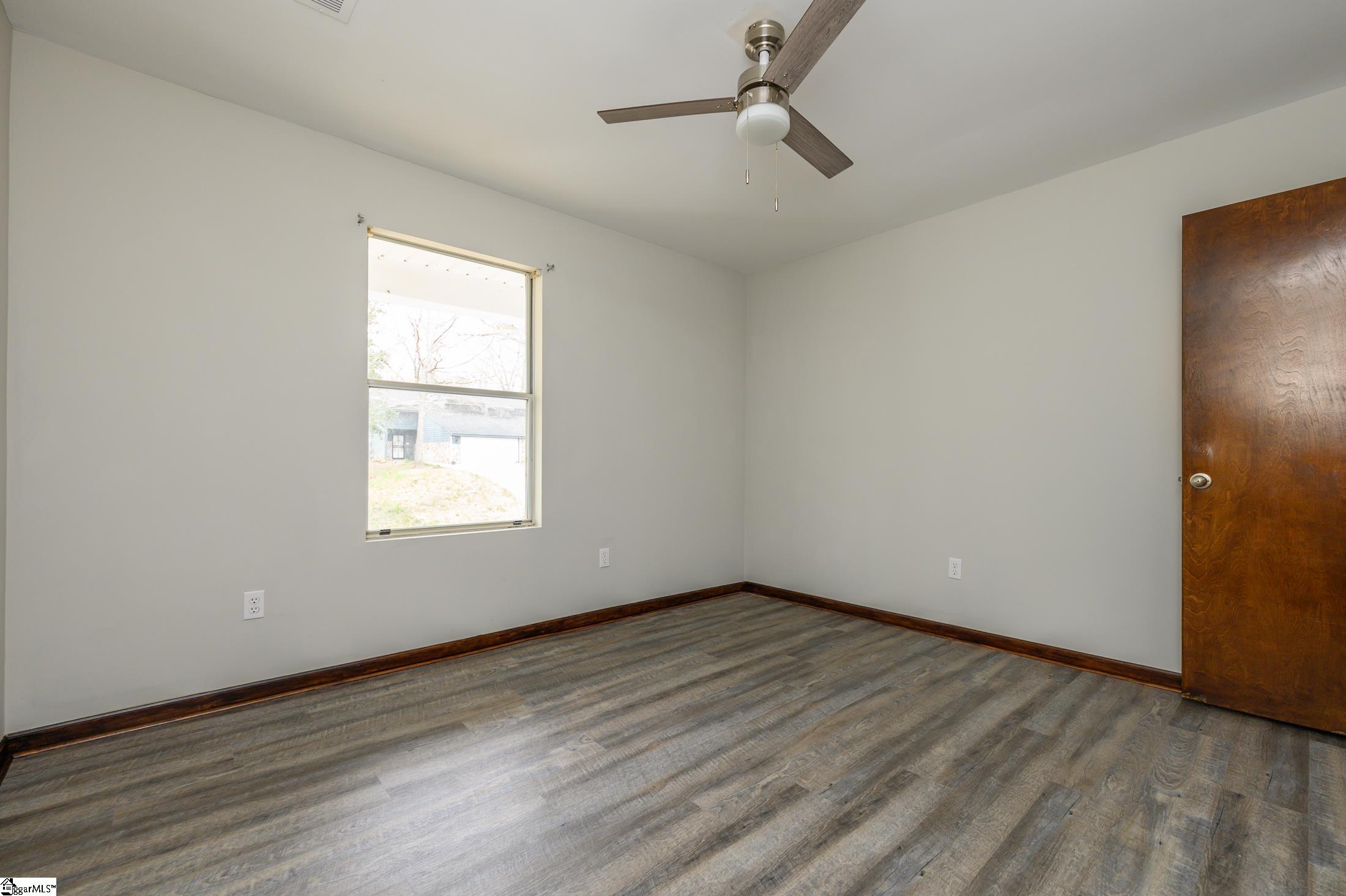 211 Brookside Drive Duncan, SC 29334 - Photo 9 of 21