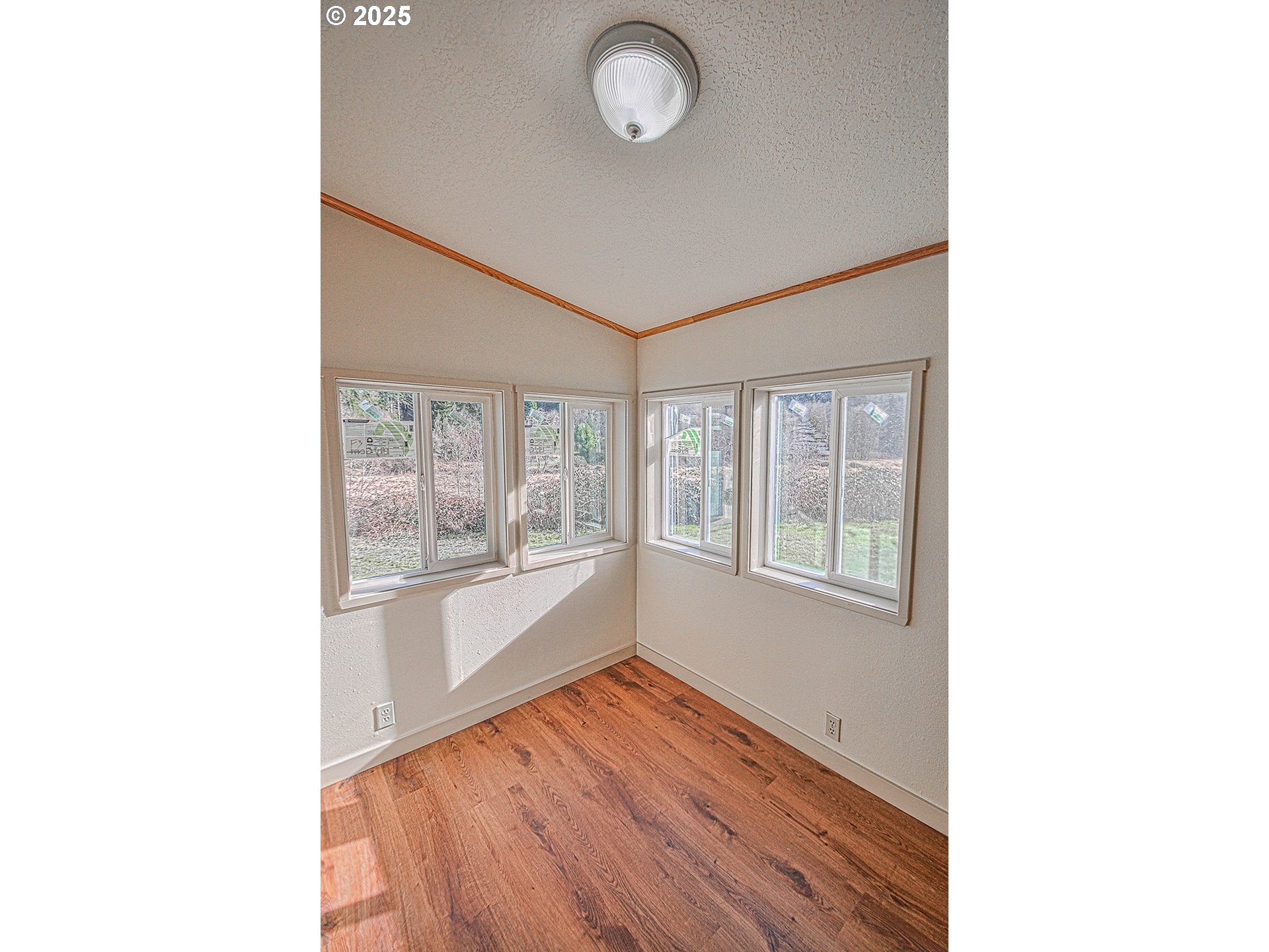 365 Bellflower Road Clatskanie, OR 97016 - Photo 11 of 22 Breakfast Area