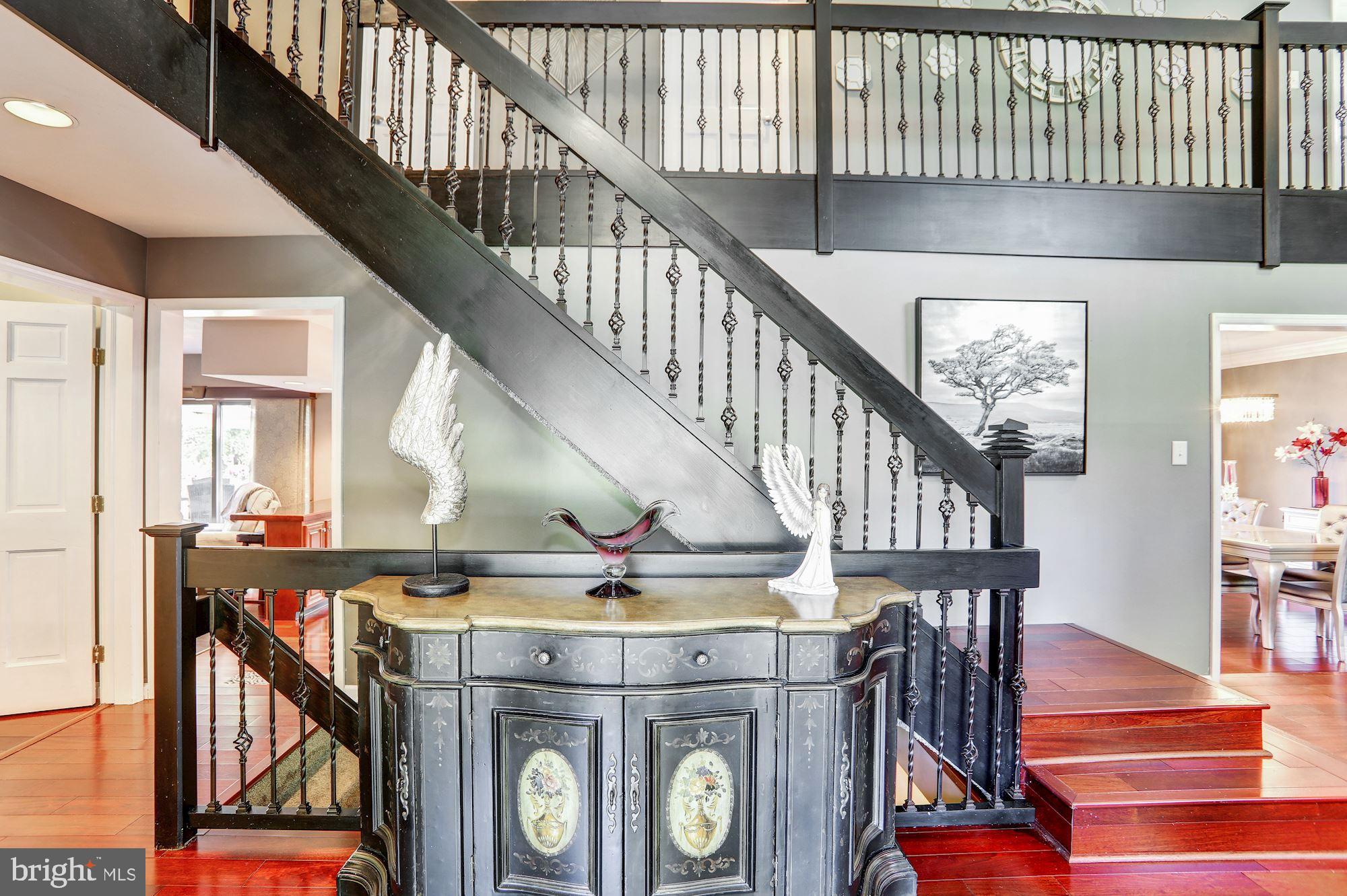 276 Greentree Road Sewell, NJ 08080 - Photo 4 of 63 Foyer