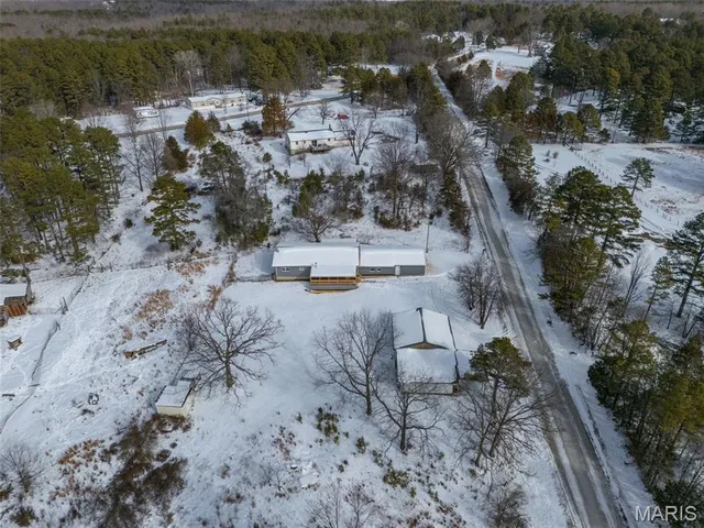 $285,000 | 19901 Gore Road, Ste. Genevieve, MO 63670