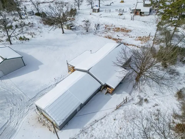 $285,000 | 19901 Gore Road, Ste. Genevieve, MO 63670