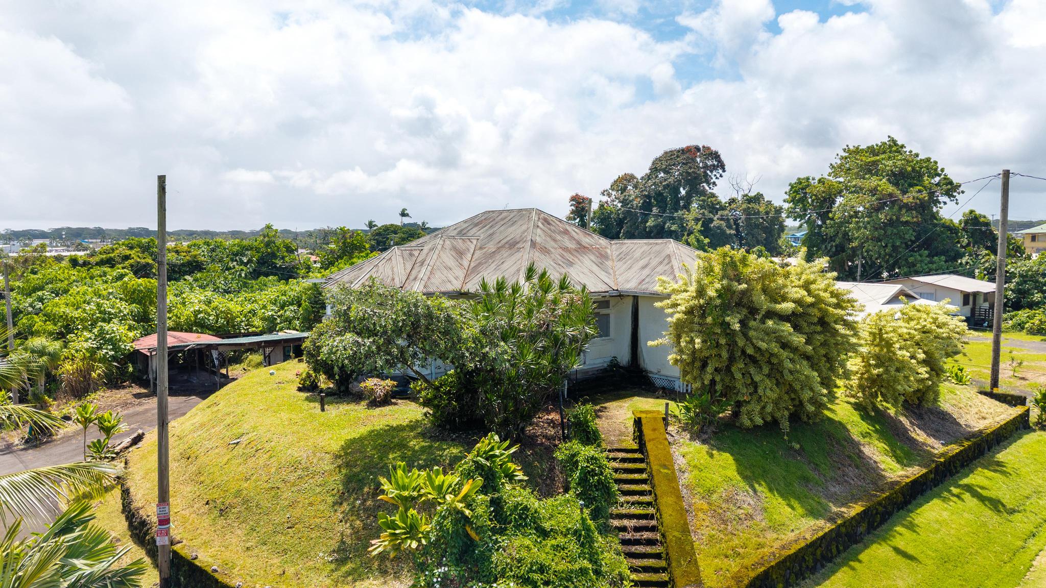 1735 Kinoole Street Hilo, HI 96720 - Photo 3 of 30