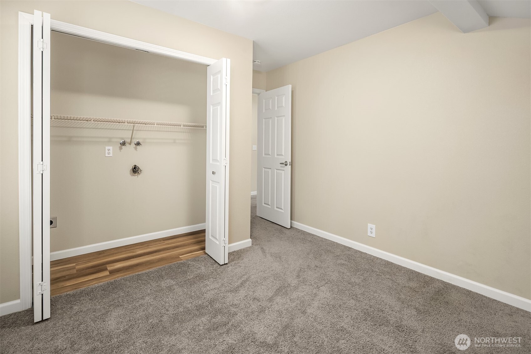 7250 Old Redmond Road, Unit C111 Redmond, WA 98052 - Photo 24 of 39 a view of an empty room