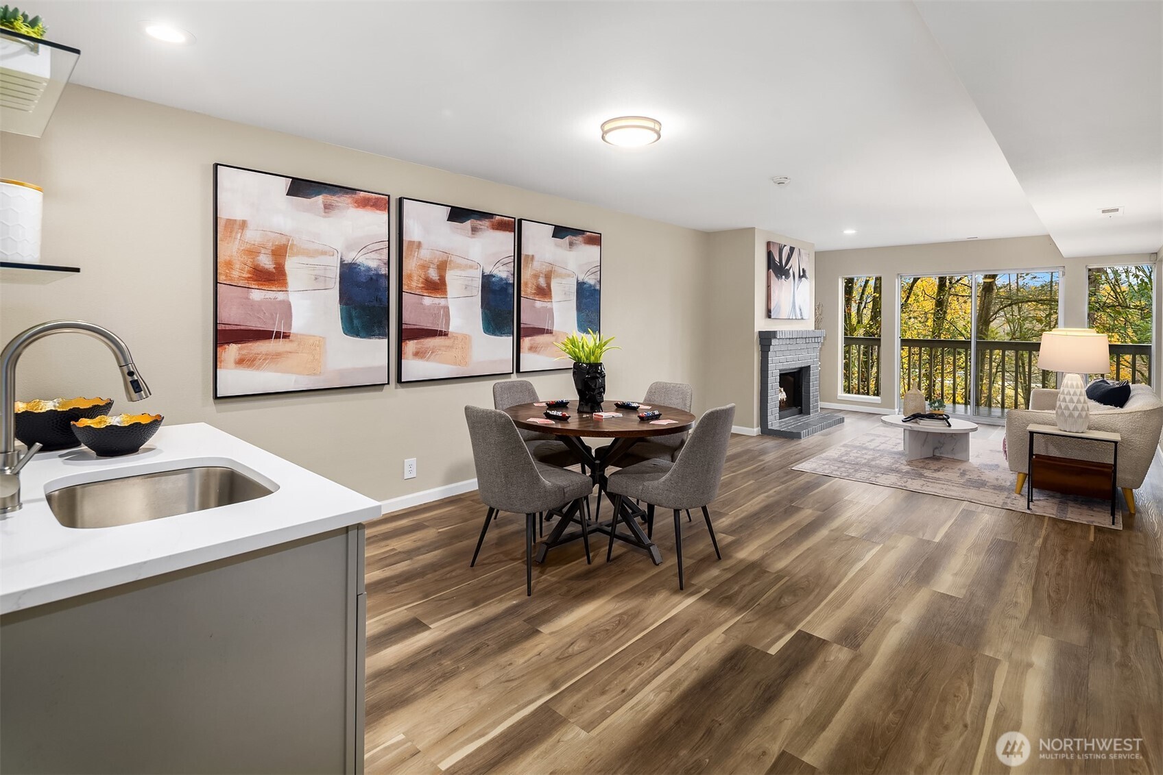 7250 Old Redmond Road, Unit C111 Redmond, WA 98052 - Photo 28 of 39 a living room with furniture and a large window