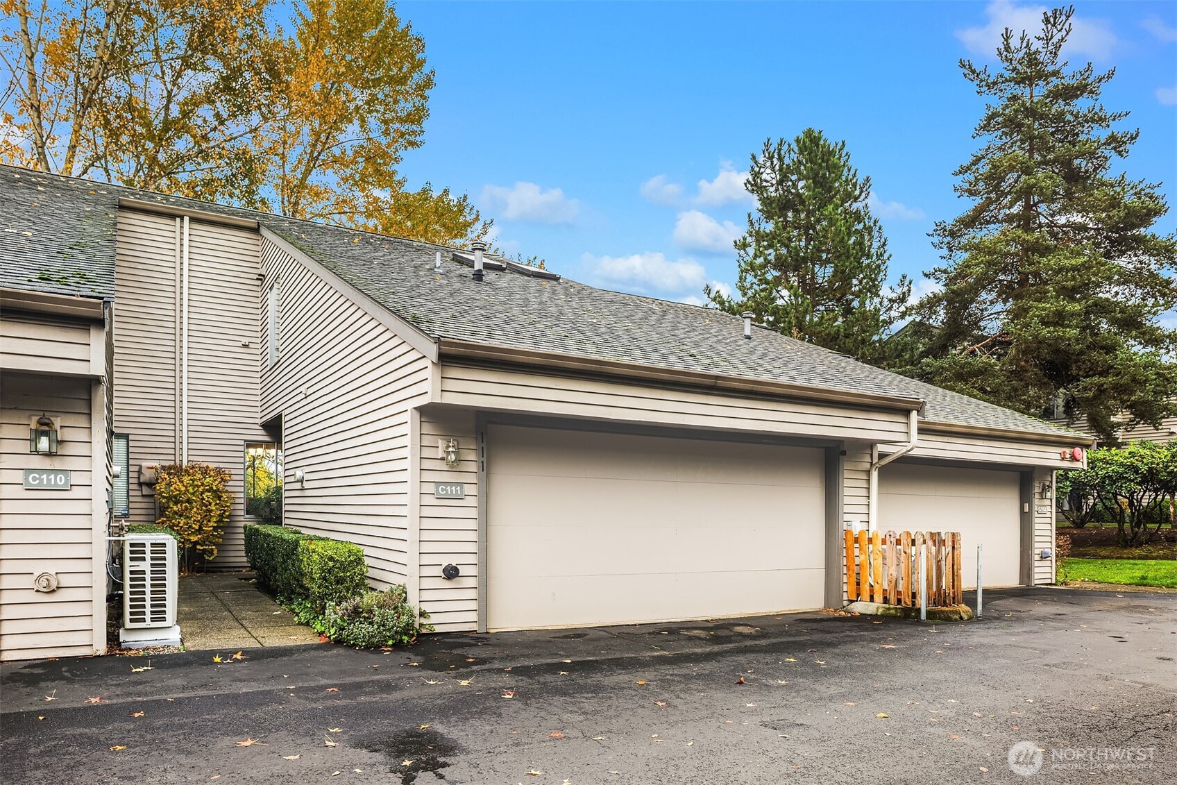 7250 Old Redmond Road, Unit C111 Redmond, WA 98052 - Photo 38 of 39 a house with a outdoor space