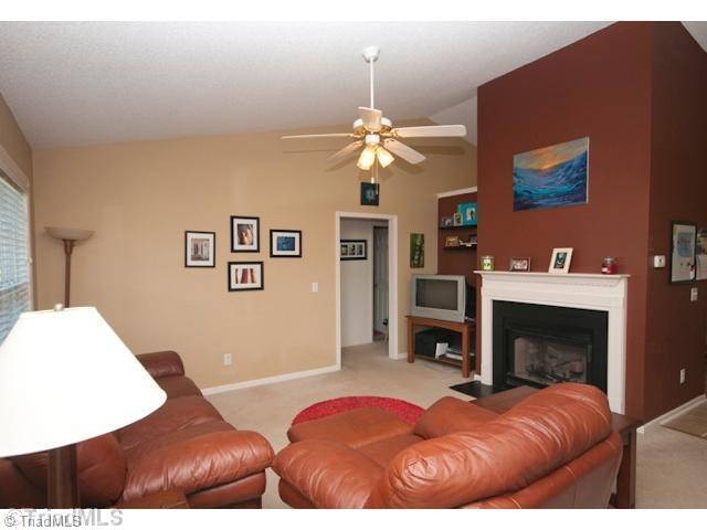 6785 Rangecrest Road Belews Creek, NC 27009 - Photo 3 of 16 Living Room.