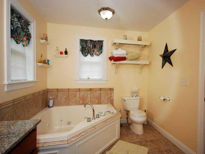 17 Common Way Road Naples, ME 04055 - Photo 18 of 34 Master Bath/Spa.