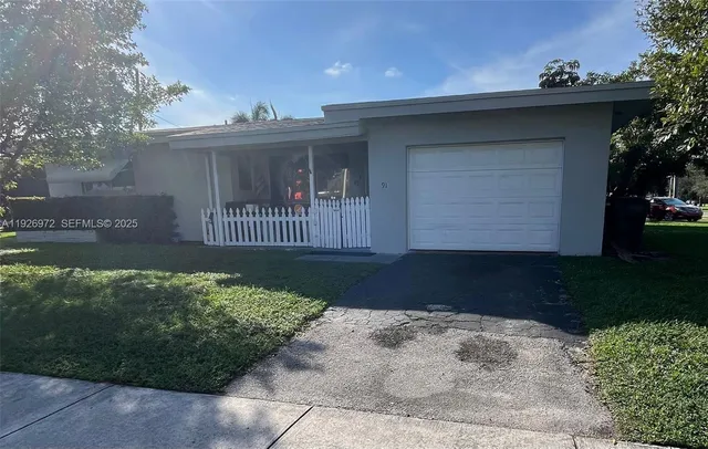 $550,000 | 91 Fronton Boulevard, Dania Beach, FL 33004