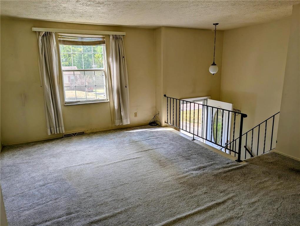 409 Farmington Road Cranberry Township, PA 16066 - Photo 3 of 17 Gallery Image 3