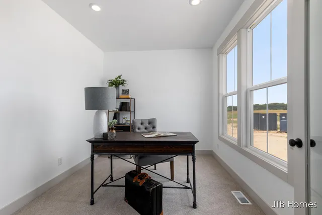 $569,900 | 8284 Kettle Oak Drive Southeast, Alto, MI 49302