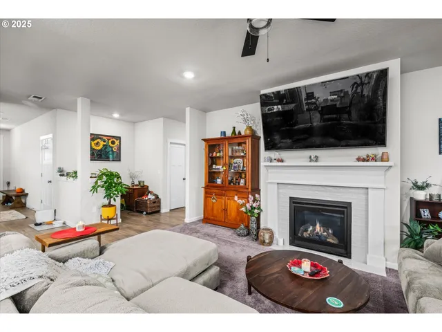 $499,900 | 1439 Echo Valley Drive, Junction City, OR 97448