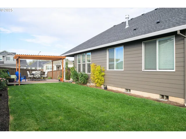 $499,900 | 1439 Echo Valley Drive, Junction City, OR 97448