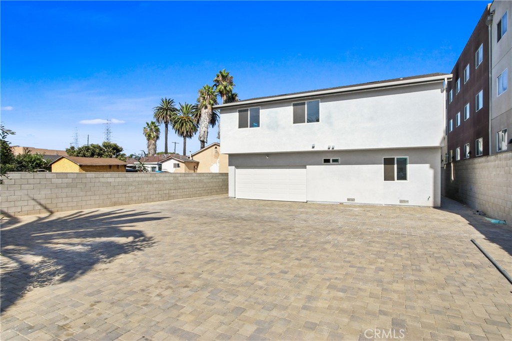 9241 1/2 Firth Boulevard, Unit 1/2 Los Angeles, CA 90002 - Photo 17 of 25 a view of garage