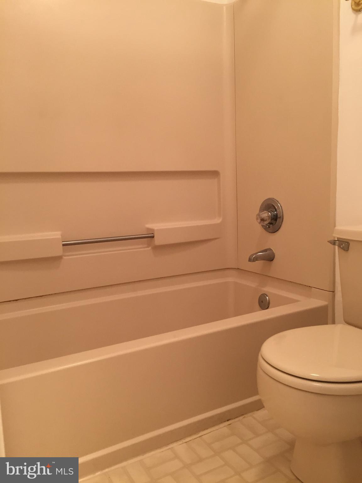 8341 Montgomery Run Road, Unit H Ellicott City, MD 21043 - Photo 11 of 16 Bath