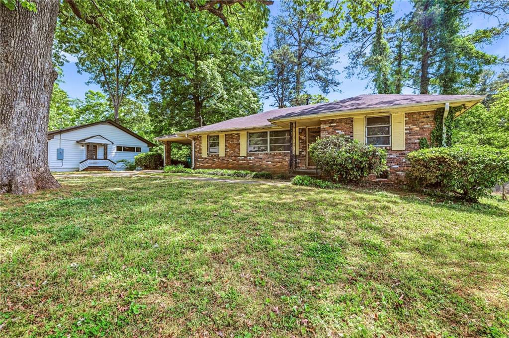 1949 Capri Drive Decatur, GA 30032 - Photo 3 of 17