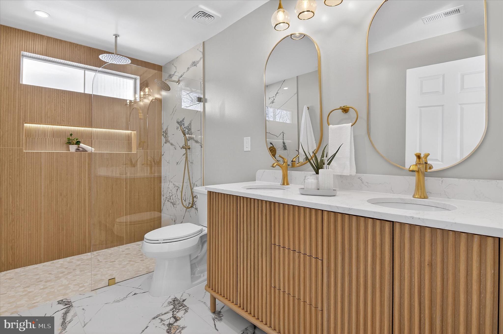 1607 North Glebe Road Arlington, VA 22207 - Photo 22 of 45 MAster bath