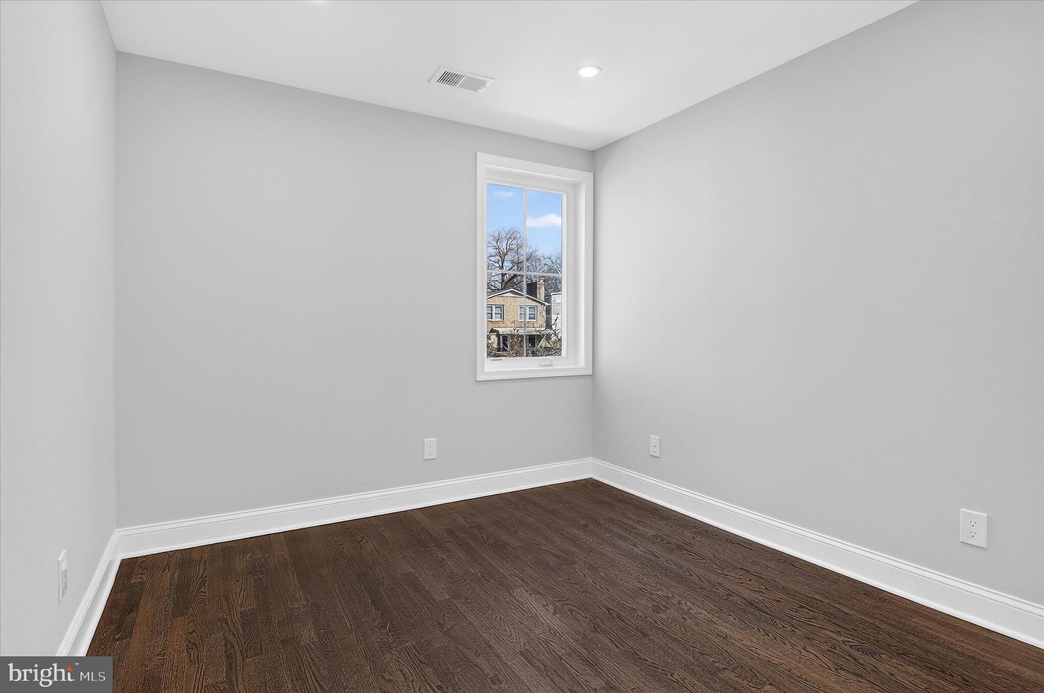 1607 North Glebe Road Arlington, VA 22207 - Photo 25 of 45 Bedroom 3