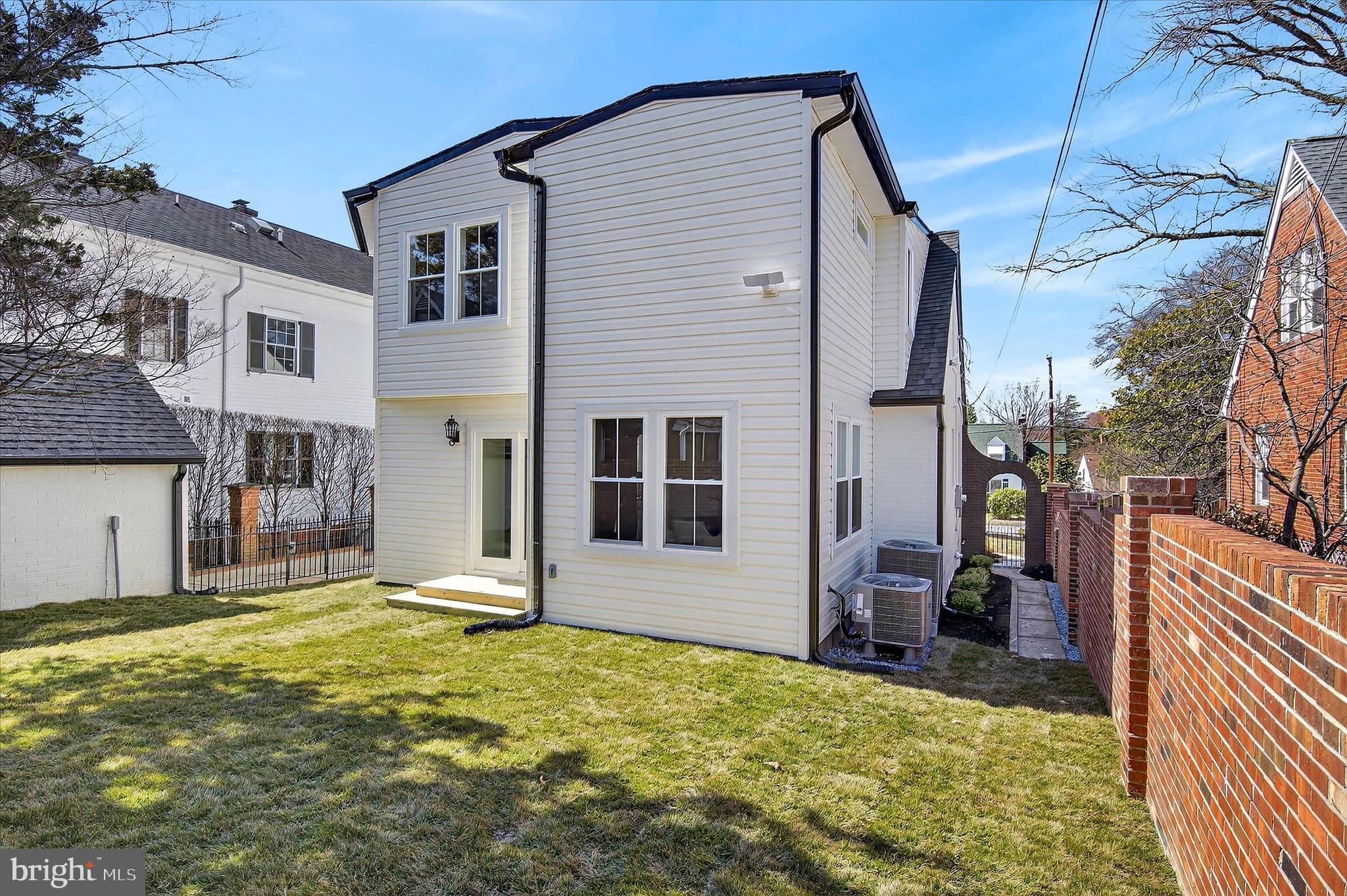 1607 North Glebe Road Arlington, VA 22207 - Photo 40 of 45 Rear of house