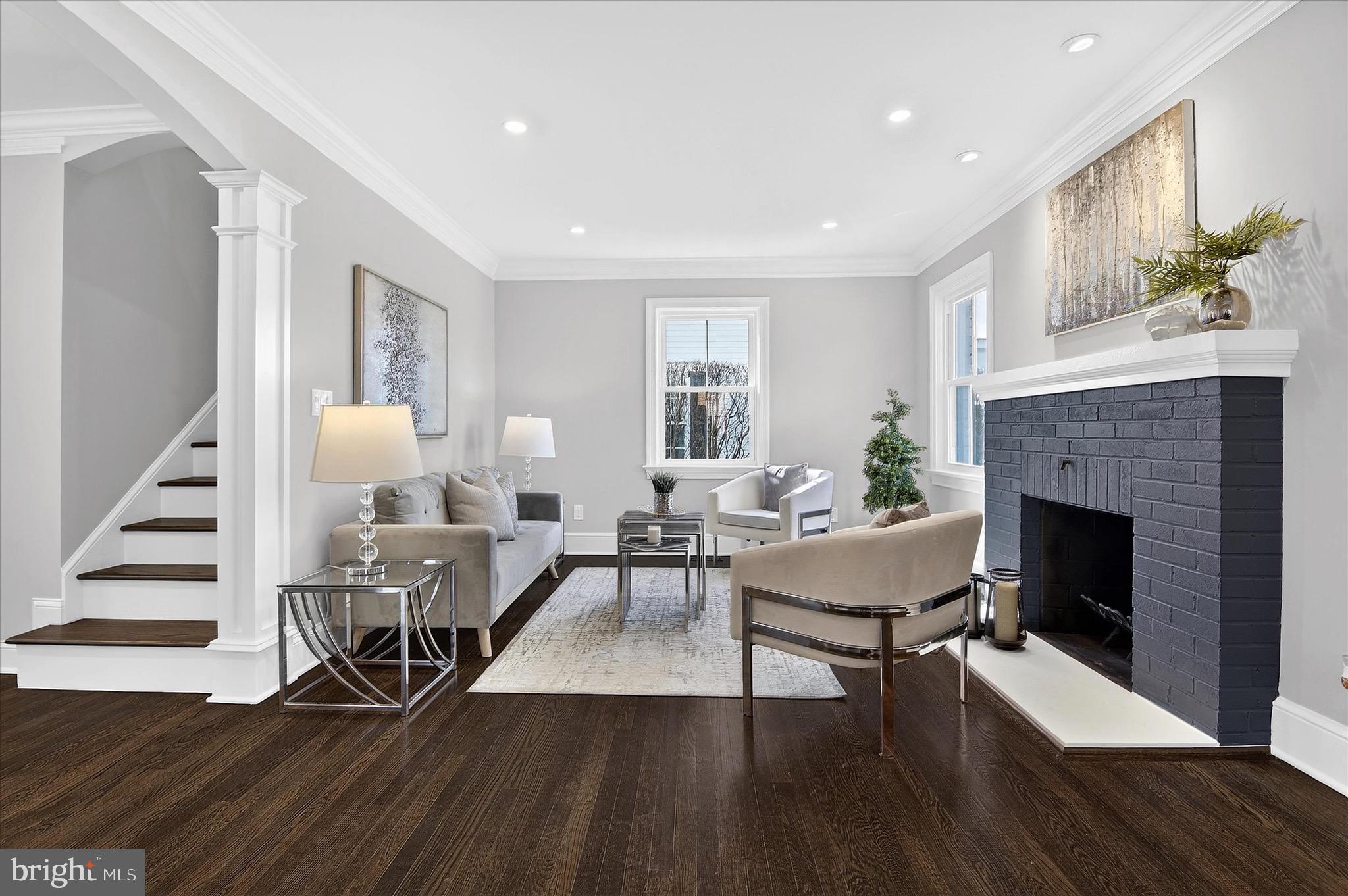 1607 North Glebe Road Arlington, VA 22207 - Photo 5 of 45 Living room