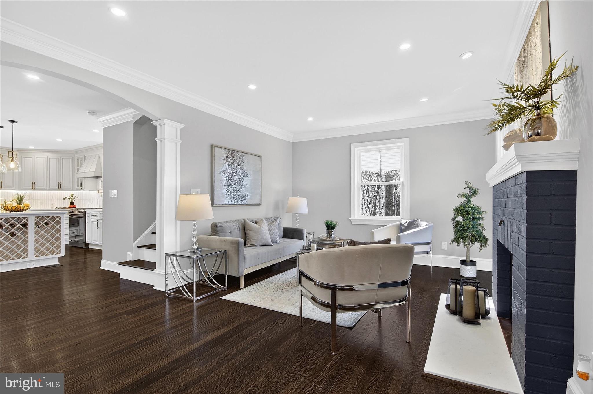 1607 North Glebe Road Arlington, VA 22207 - Photo 6 of 45 Living room