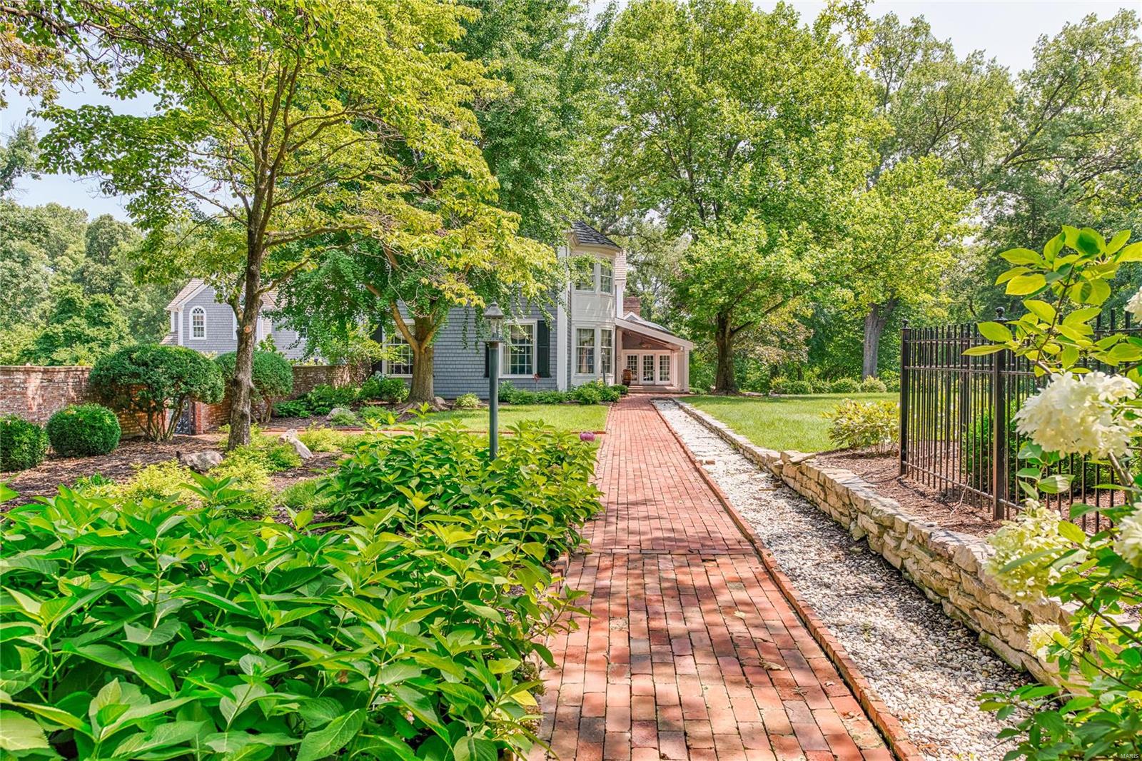 10 Edgewood Road St. Louis, MO 63124 - Photo 8 of 67 Gallery Image 8
